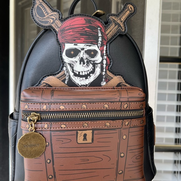 Loungefly Pirates of the Caribbean mini backpack - Picture 1 of 2